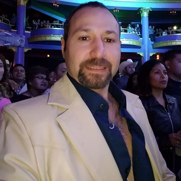 Meet your Posher, Octavio - Picture 1 of 1